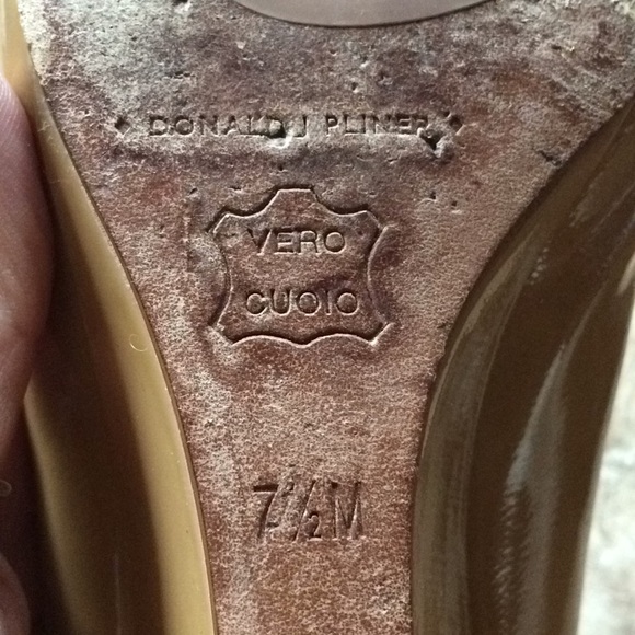 Donald pliner wedge shoes - Picture 5 of 7